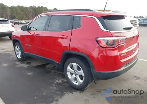 2018 Jeep Compass Latitude 4X4 z USA, uszkodzony, nr VIN 3C4NJDBBXJT399495
